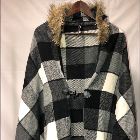 Torrid Rauna - Picture 1 of 6